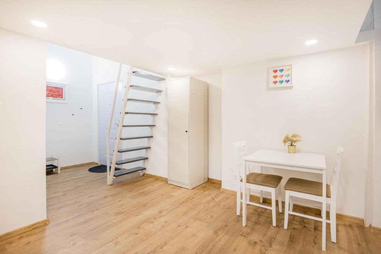 V12 Apartments บูดาเปสต์ ภายนอก รูปภาพ